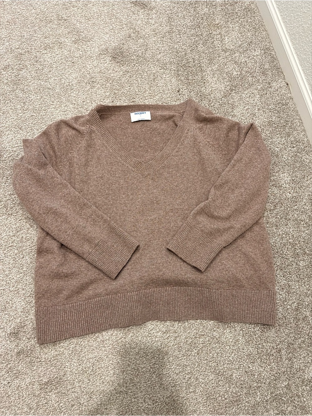 Old Navy Women's Oversized V-Neck Sweater in Large, Taupe Brown